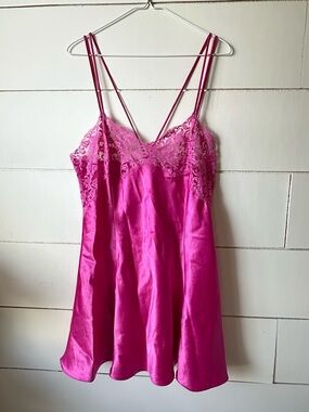 Vintage 🤩 Victoria’s Secret slip chemise